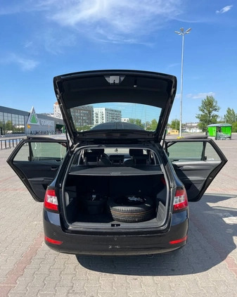 Skoda Fabia cena 36000 przebieg: 179000, rok produkcji 2018 z Poznań małe 172